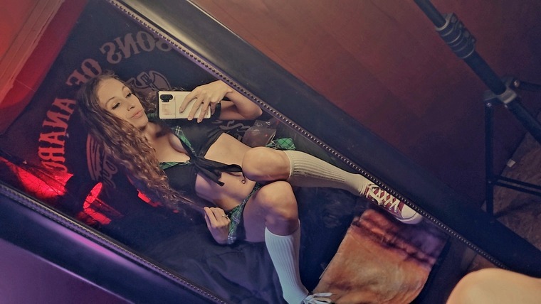 Kansasgirl95 banner image