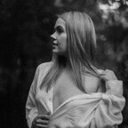 Katie’s dark paradise avatar