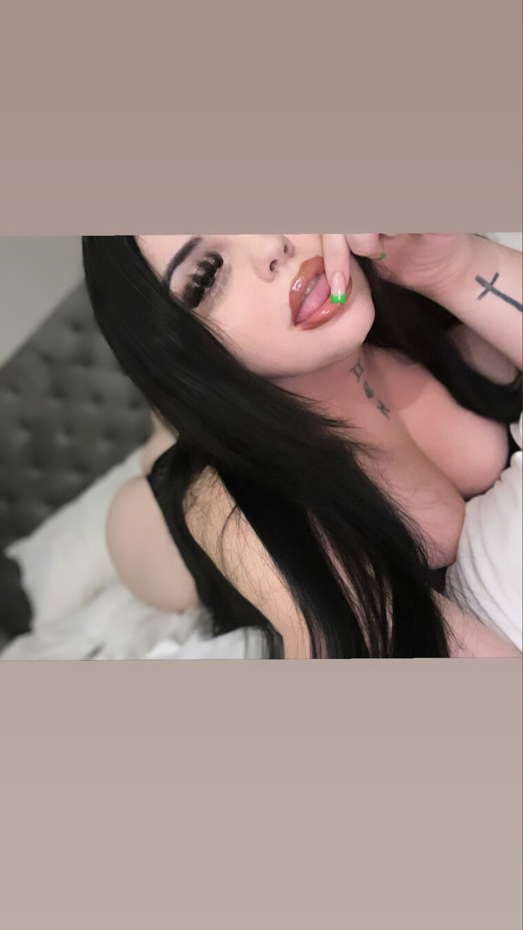 THROATGOATBIGBOOTYDOUBLE🍒s LATINA cover image
