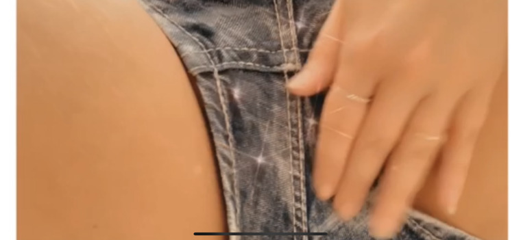 Kaylee Golden VIP Hot Page banner image