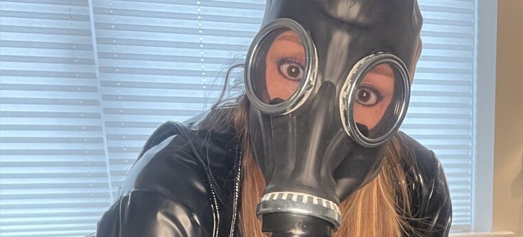 KellieBlue_UK Gas Mask Latex banner image