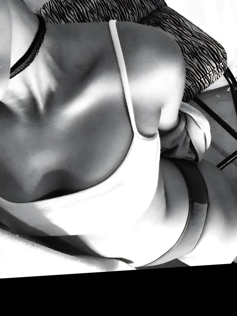 KerlyJZ cover image