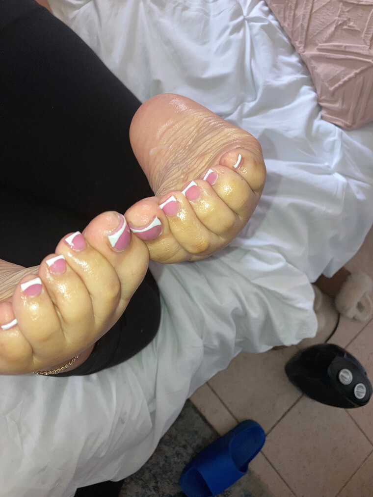 Pretty Feet Key🗝️ banner image