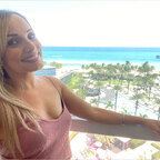 kittyvixen1020 avatar