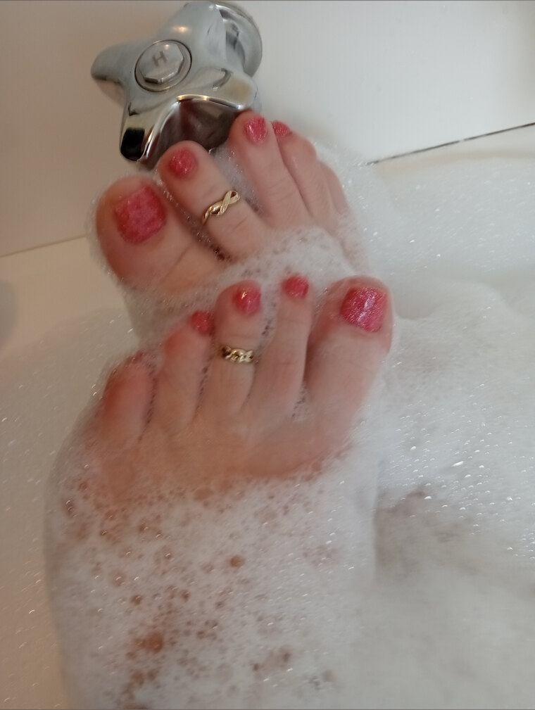 Kiwi Feet cover image
