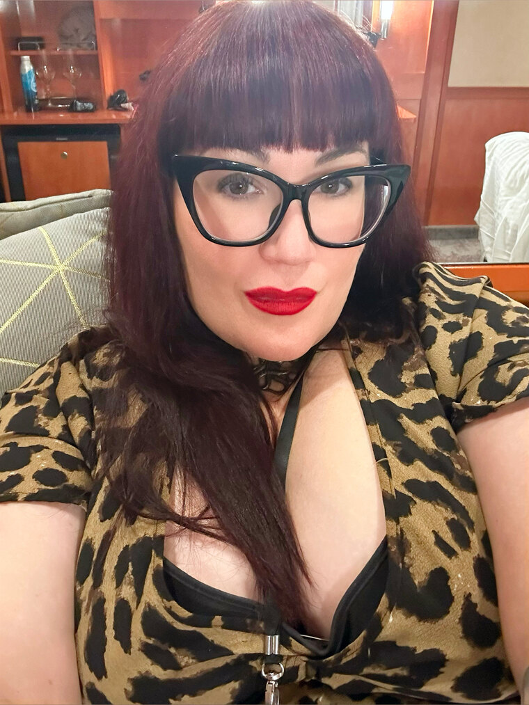 Klover is Running! (Big Girl, Big Boobs) banner image