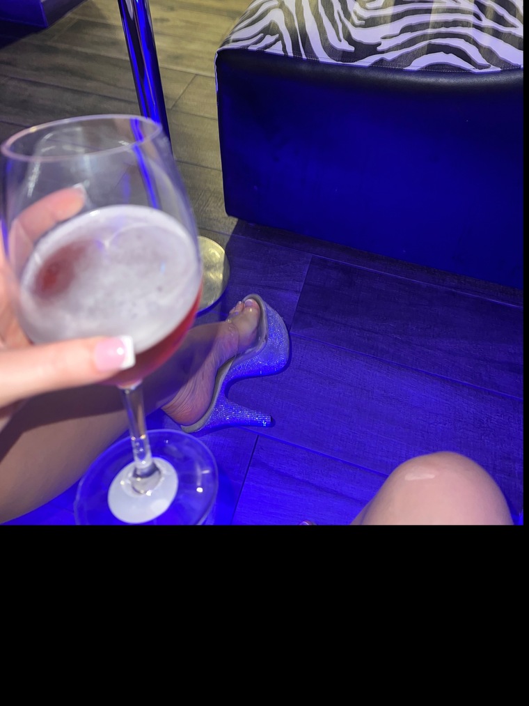 👩🏼 barbie w a big booty 🥂 banner image