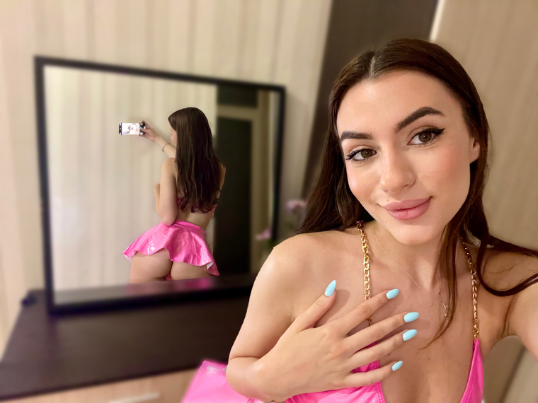 Kristina🍉 cover image