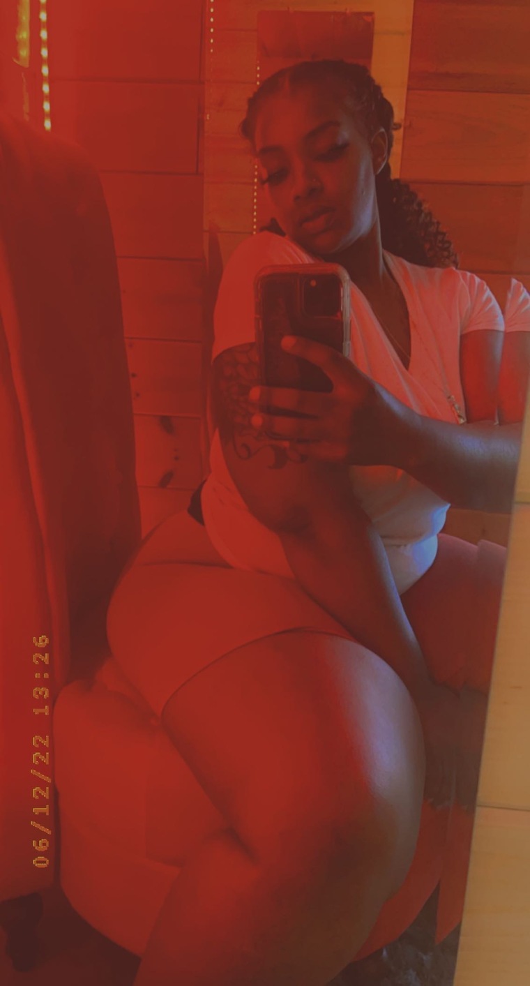 Mizz Cheekz Massages cover image