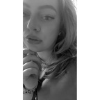 KurvyKiera avatar