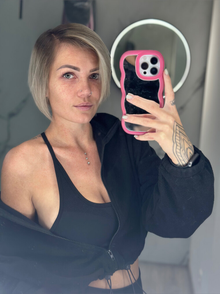 Kelly van den broeck cover image