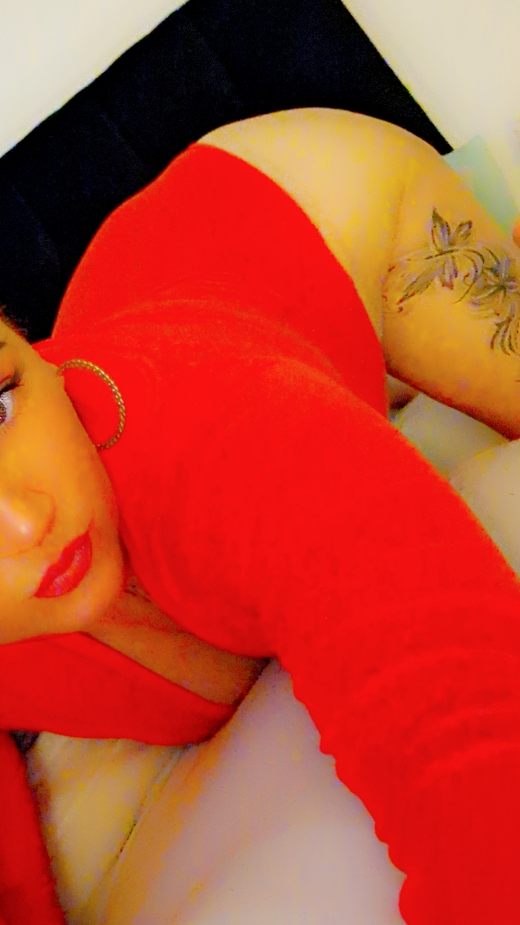 Kylie_red banner image
