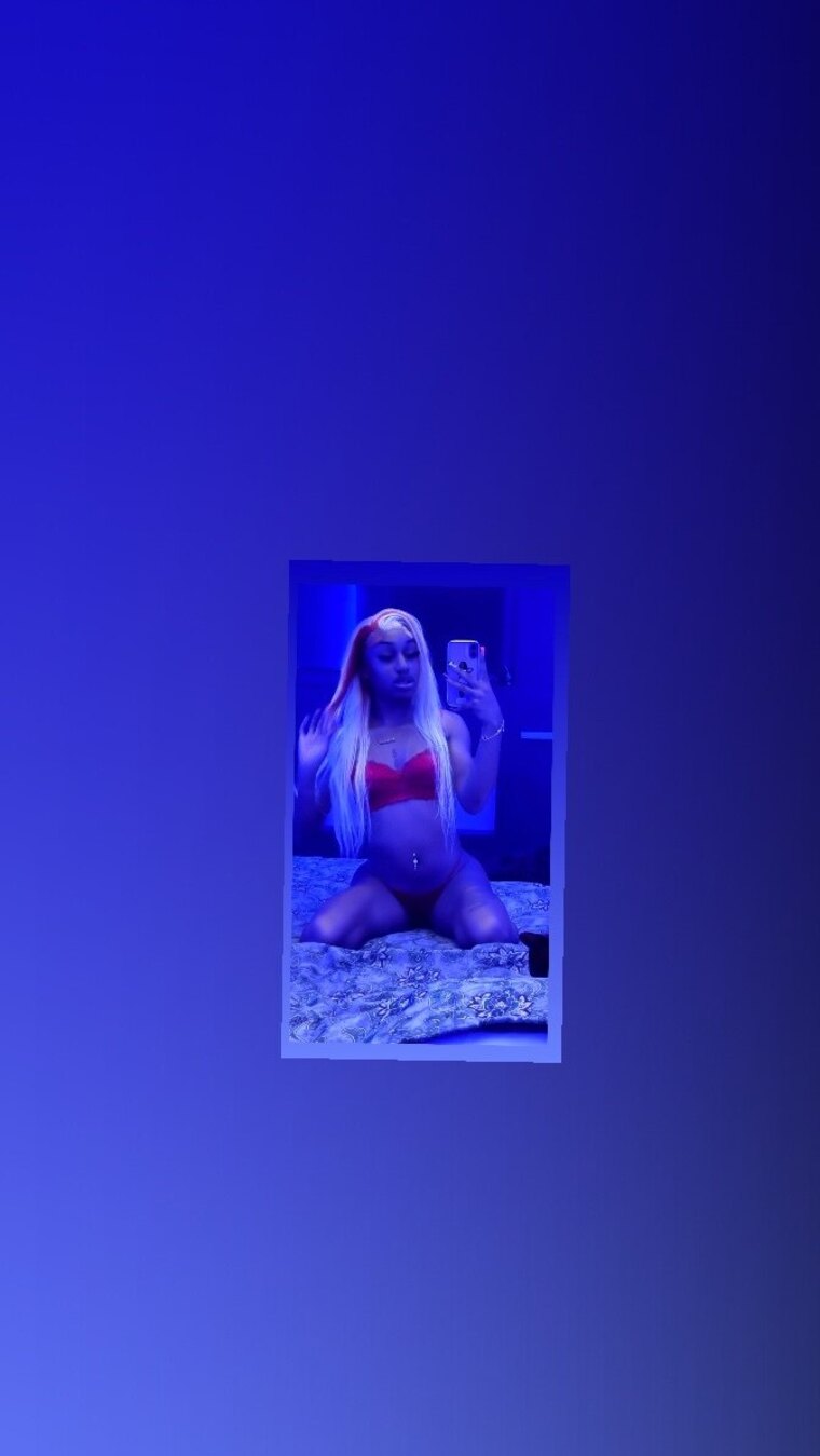 Petite princess🧚🏽♀️🌊 banner image