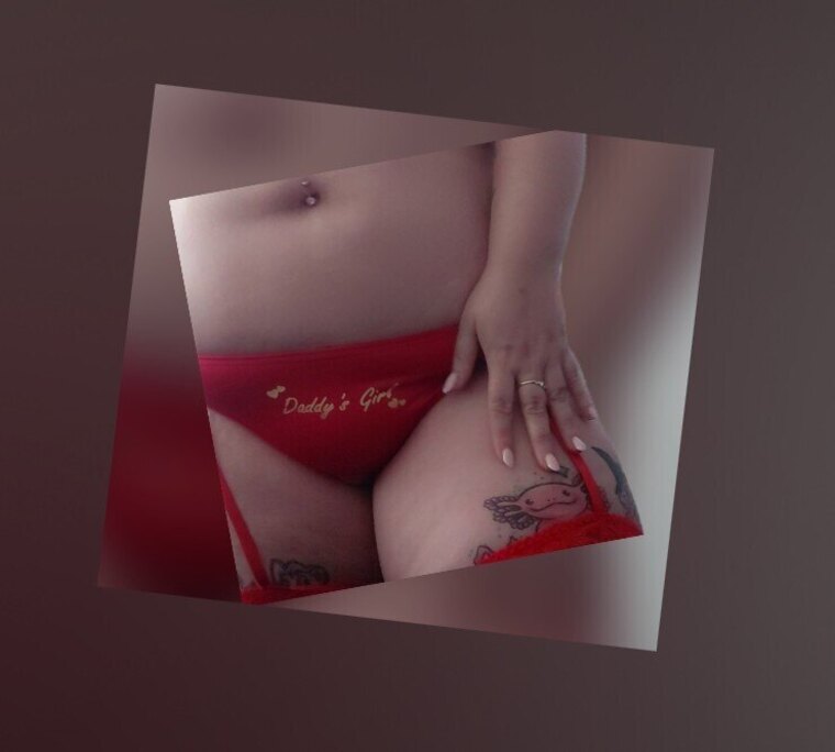 Curvylicious69😈 cover image
