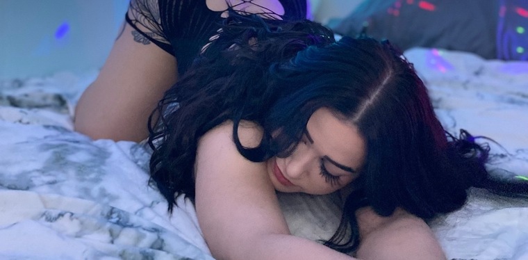 Lacey Andrewz banner image