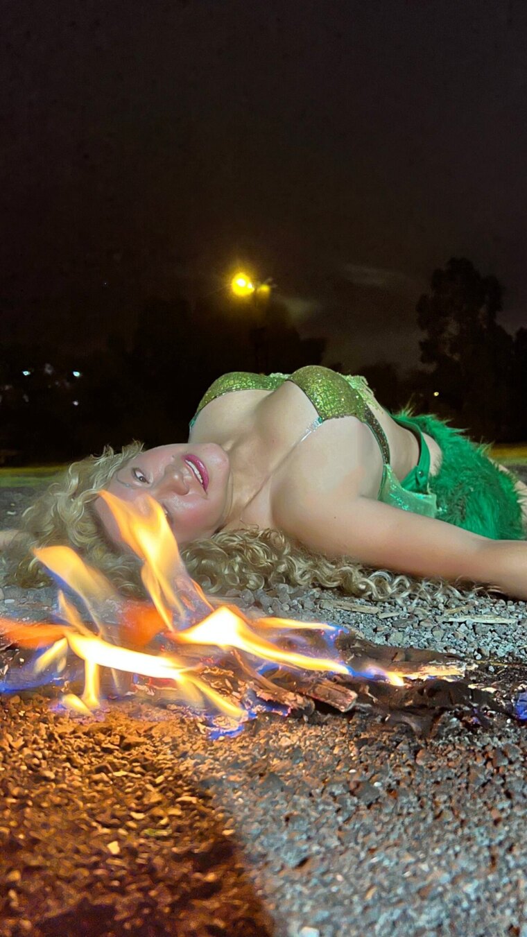 La Chica Fuego Jeanneth cover image