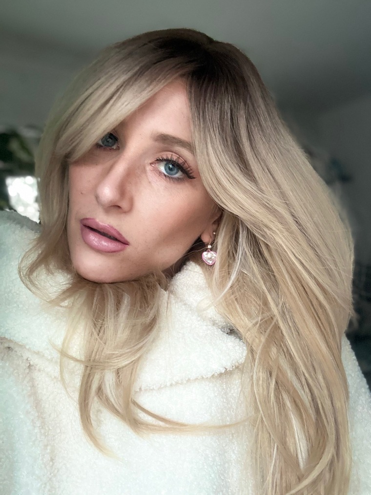 BlondiB cover image