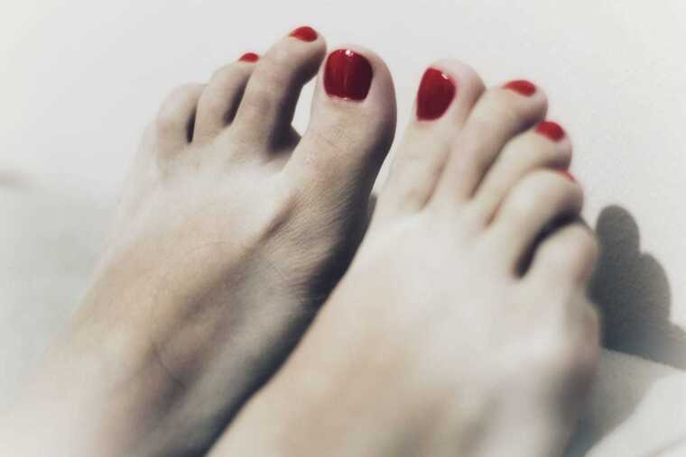 Ladygodivafeet200 cover image