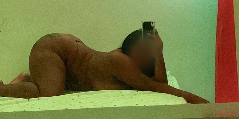 🍑LA LAZZY🍑 cover image