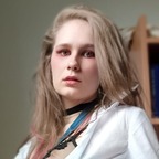 Lara's cosplays avatar