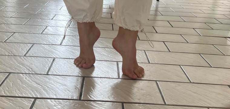 Lara‘s Dancer Feet banner image
