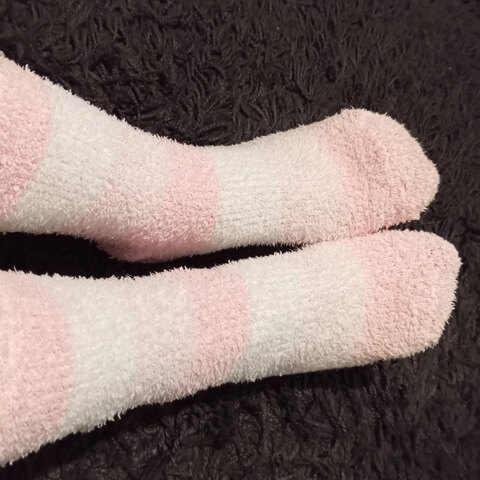 girly feet cover image