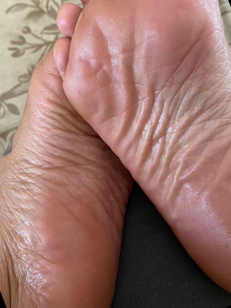 Brazilian toes and meaty soles banner image