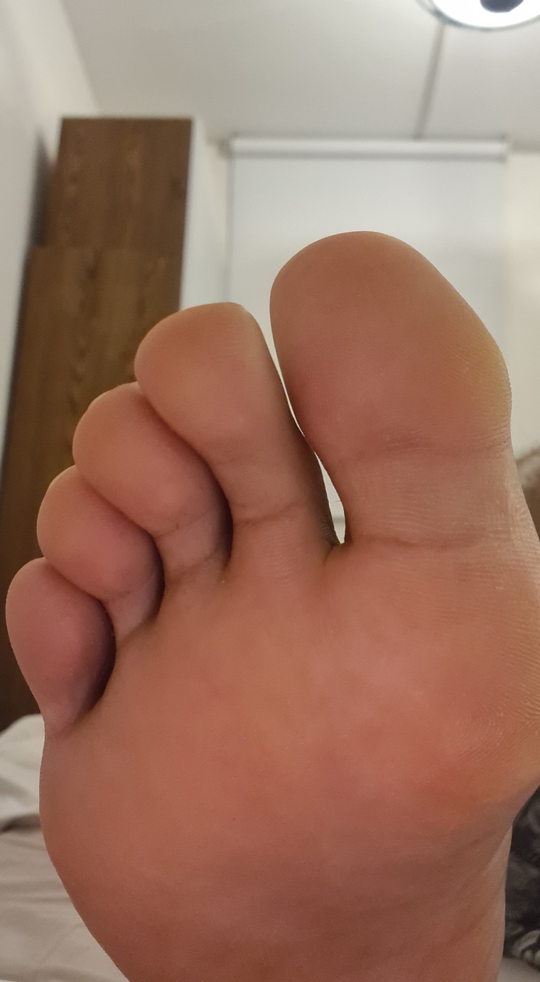 Latino toes banner image