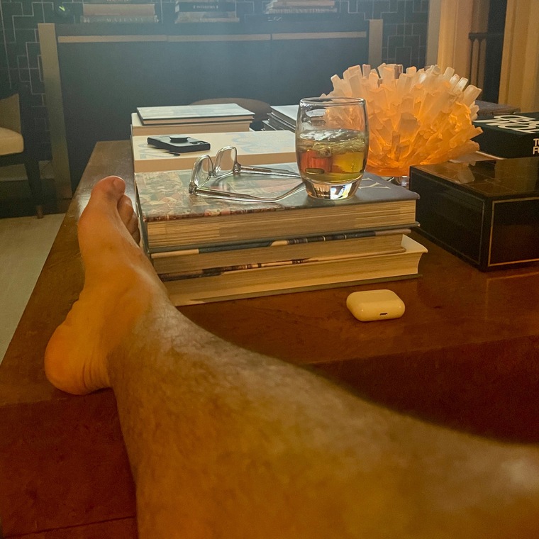 👣👣👣🥰 cover image