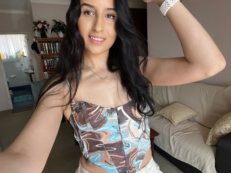Laylaaa cover image