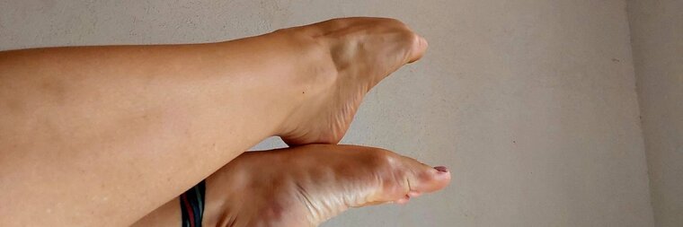 layla_feet_ banner image