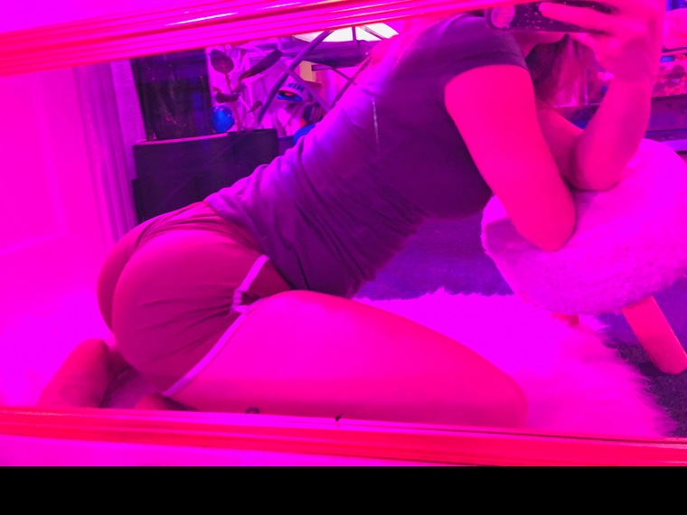 Layla Lexxington banner image