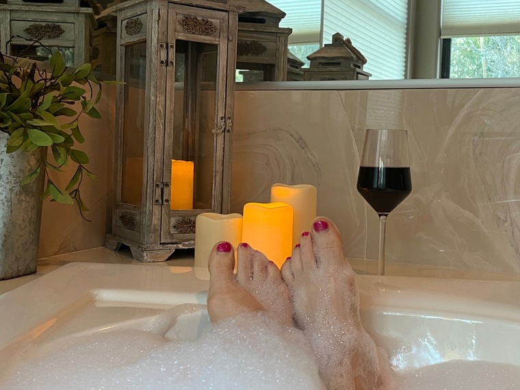 Le Femme Feetalè cover image