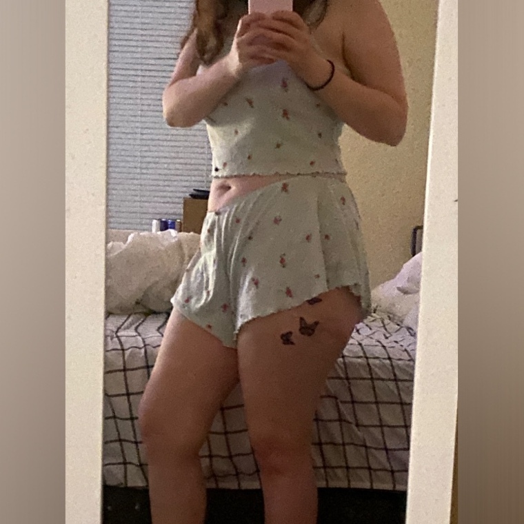 leahhh🌸 banner image