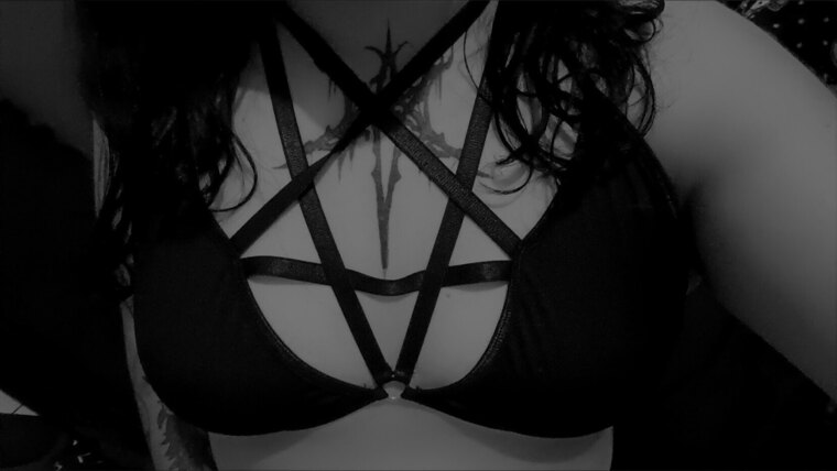 LeahVonHell cover image