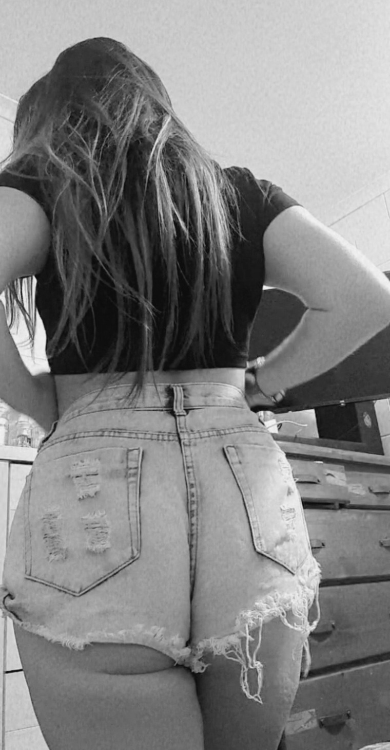 Leah😈 cover image