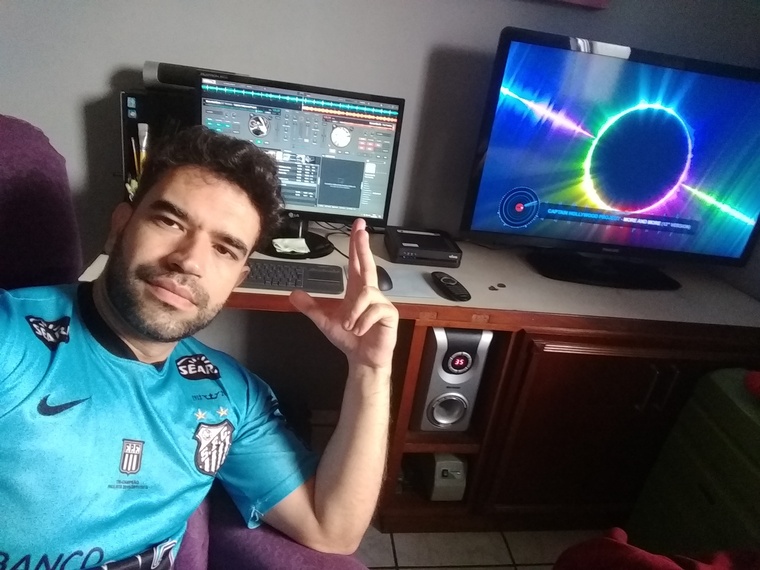 LEANDRO MAIA CRUZ cover image