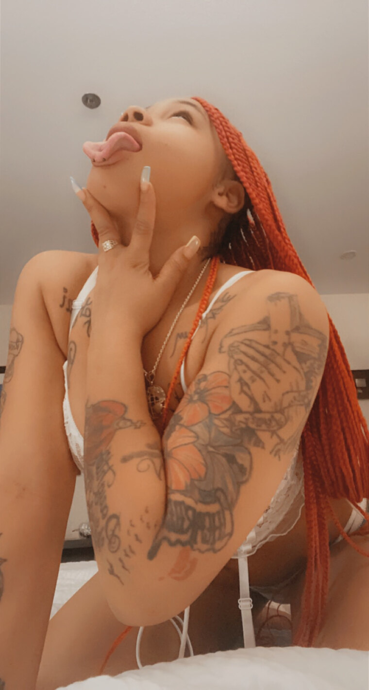 Leeeeleee B 🥶 cover image