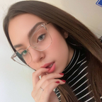 Leia Wild 🍇 avatar