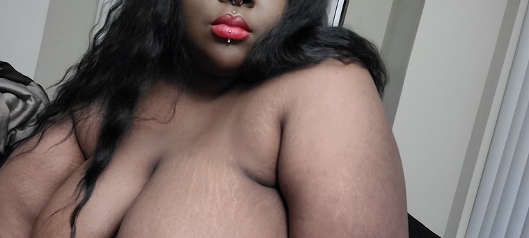Ayisha 🖤 cover image