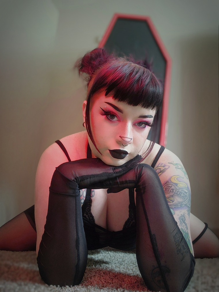 🦇Lenora Vamp🦇 cover image