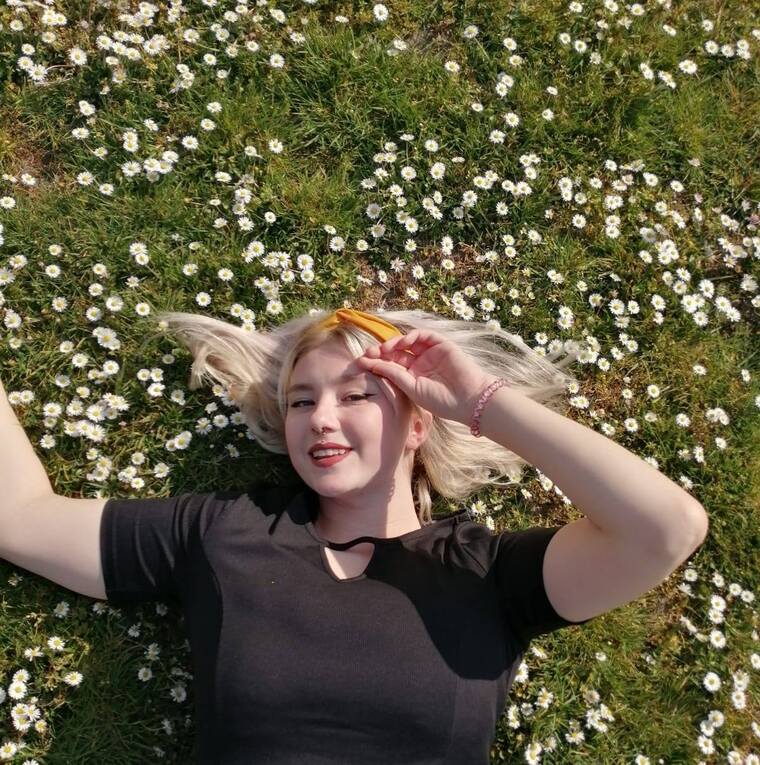 Leonie UwU 👄 cover image