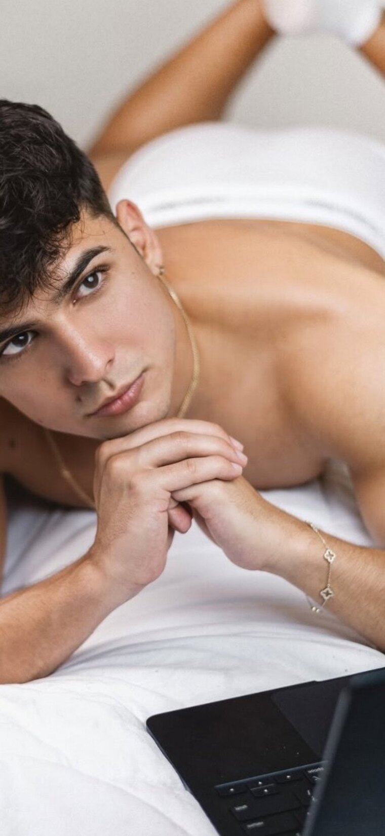 León Reyes 🔥 banner image