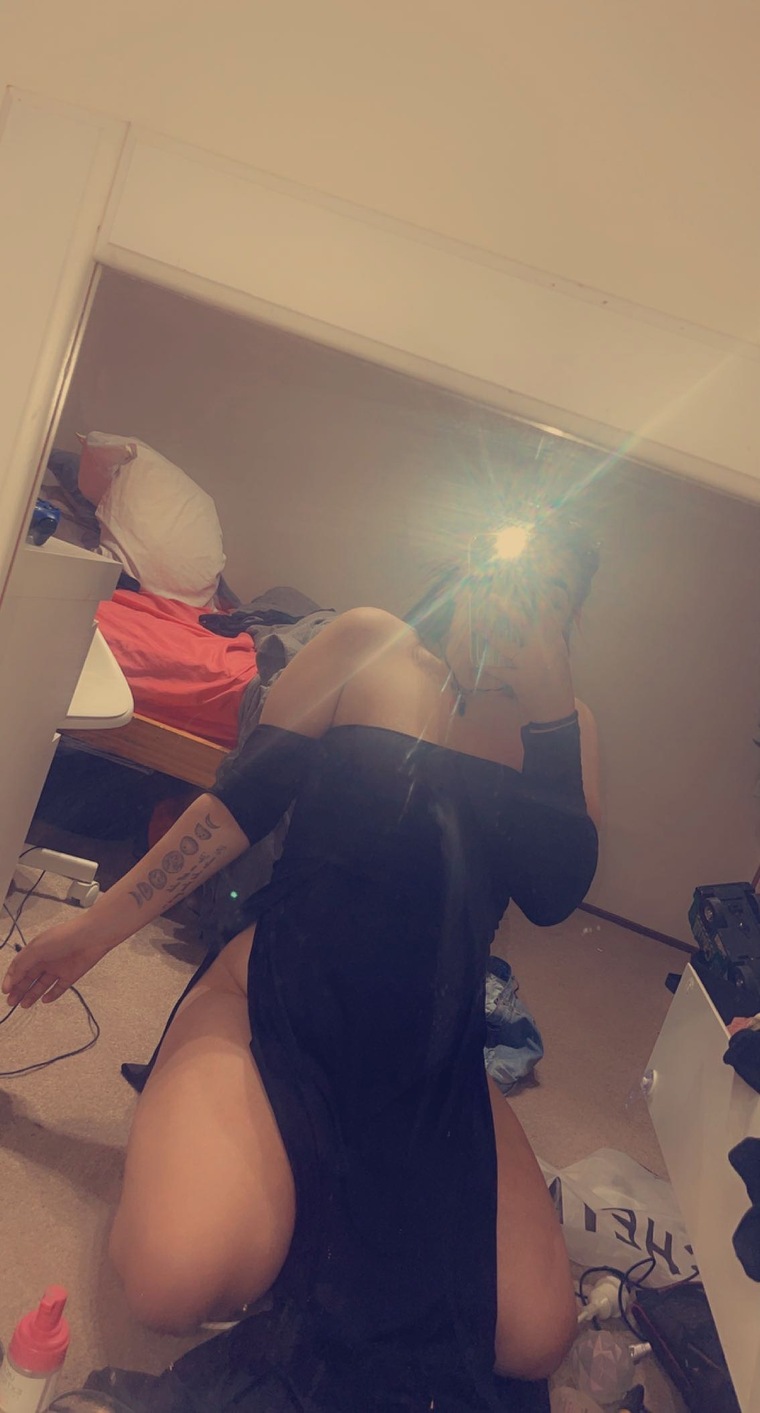 Keely 😚 cover image
