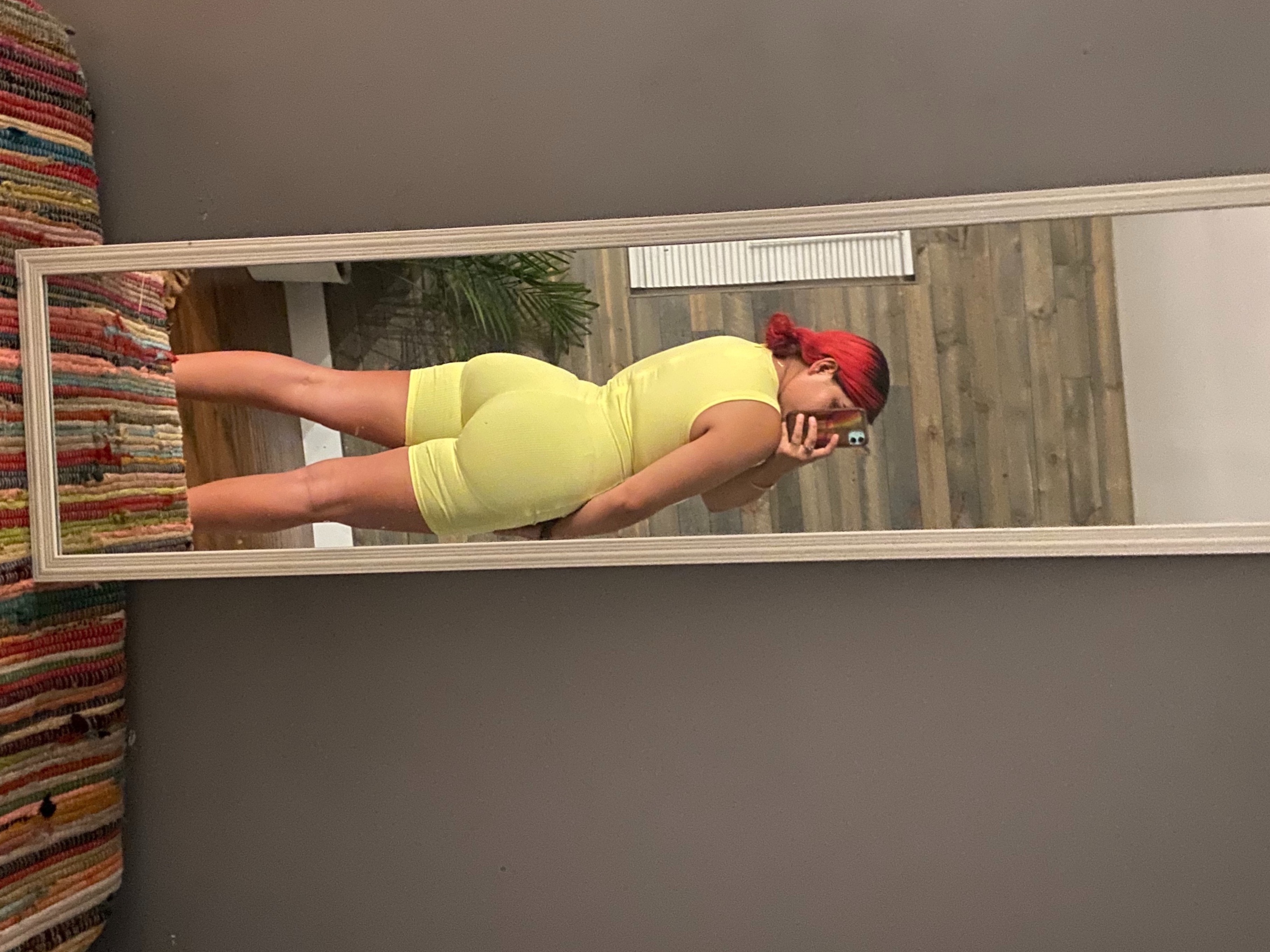 Leslie Gomez π banner image