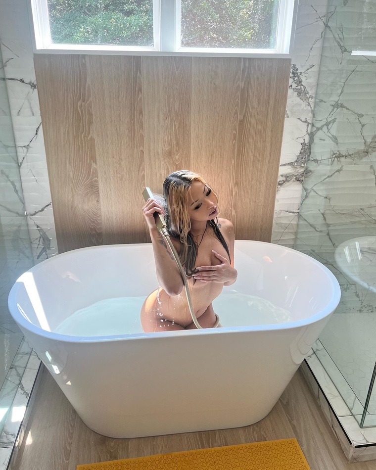 Liana Vixen banner image