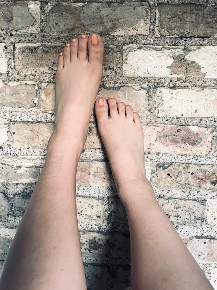 Cheeky feet banner image