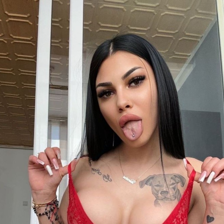 Lila Carpathia🌋🐱 banner image