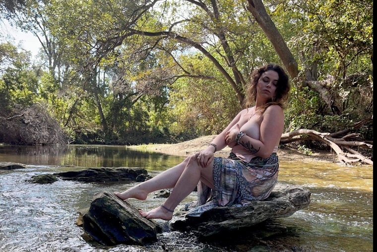 Lila Rose Brookes banner image