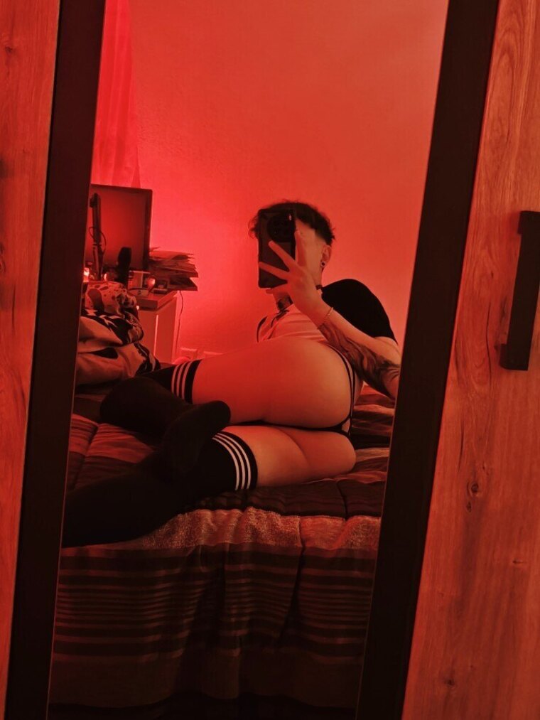 LilFemTwink cover image